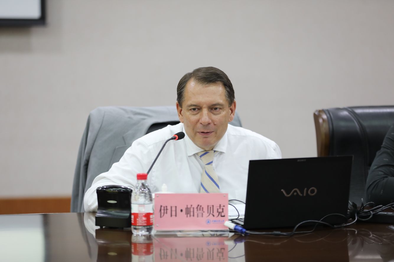 1560258275965018490.jpg 捷克前总理讲座.jpg